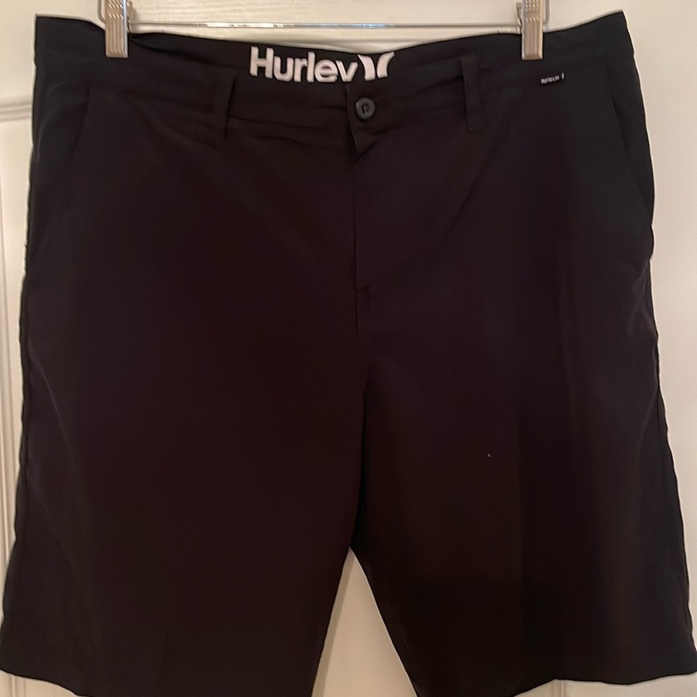 Hurley Phantom shorts, size 36 in black
